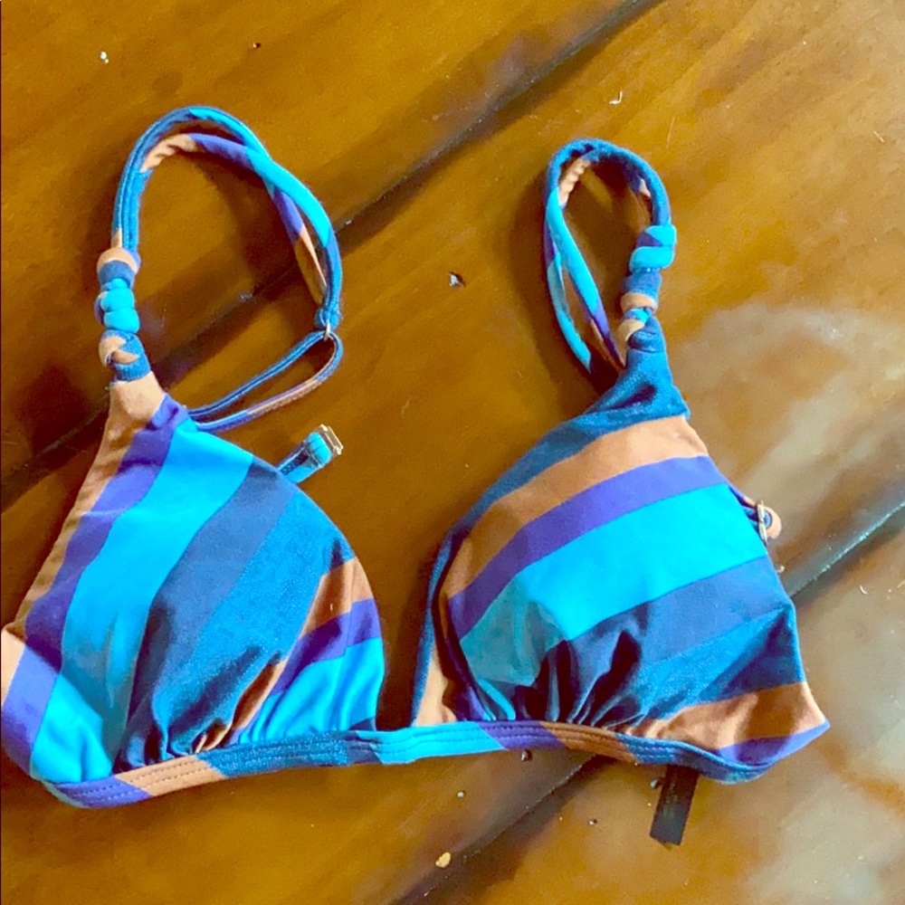 Vix bathing suit top. Size large.